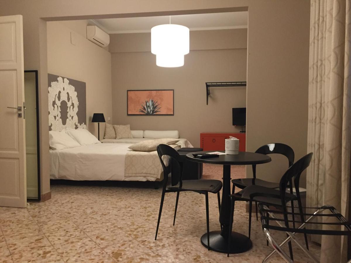 Due Cani Apartment Palermo Exteriör bild