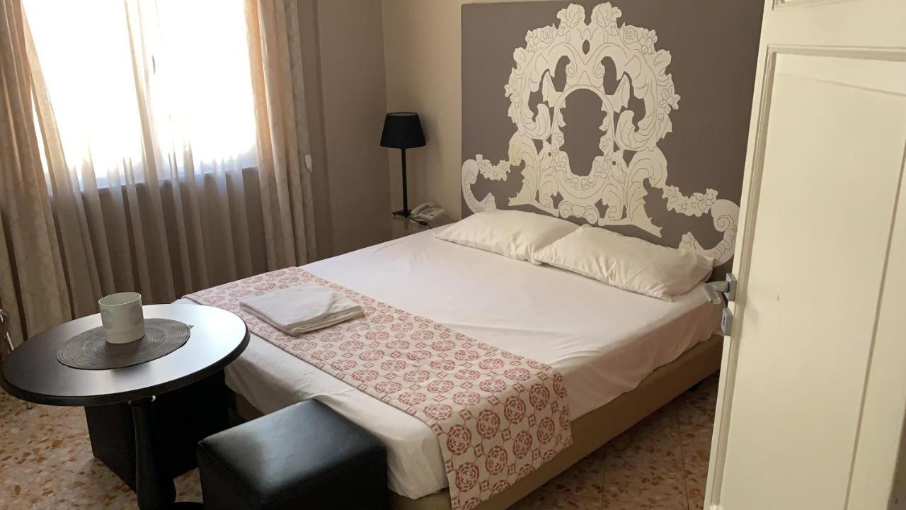 Due Cani Apartment Palermo Exteriör bild